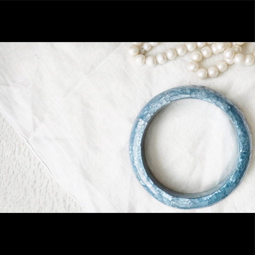 Deborah Gaspar 100% Mother of Pearl Blue Bangle 💎
